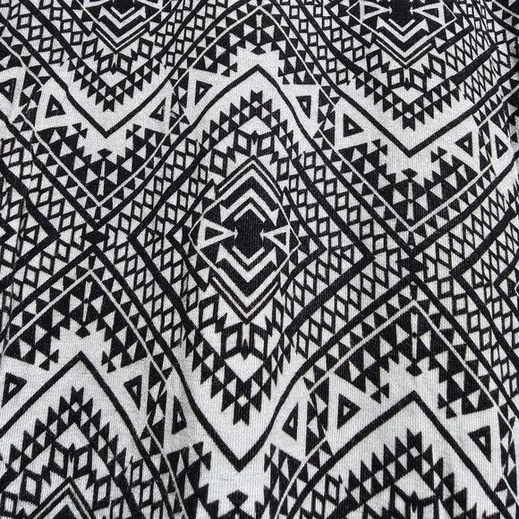 ✨️4/$20. NWT WILLOW & CLAY Sleeveless Aztec Print Open Back Blouse, M - Picture 10 of 11